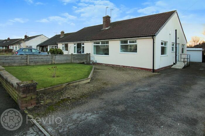 3 Bedroom Semi-Detached Bungalow To Rent In Higher Cleggswood Avenue, Littleborough, OL15