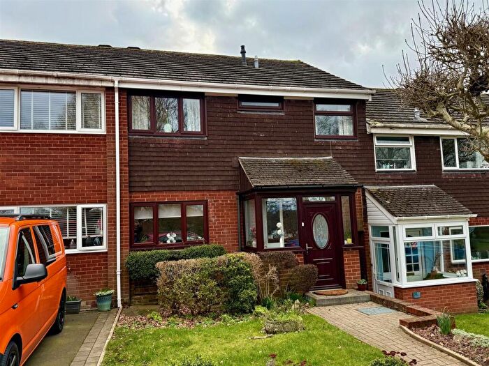 4 Bedroom Terraced House For Sale In Spinney Drive, Cheswick Green, Solihull, B90