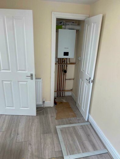 2 Bedroom Flat To Rent In Parkgate Road, Wallington, SM6