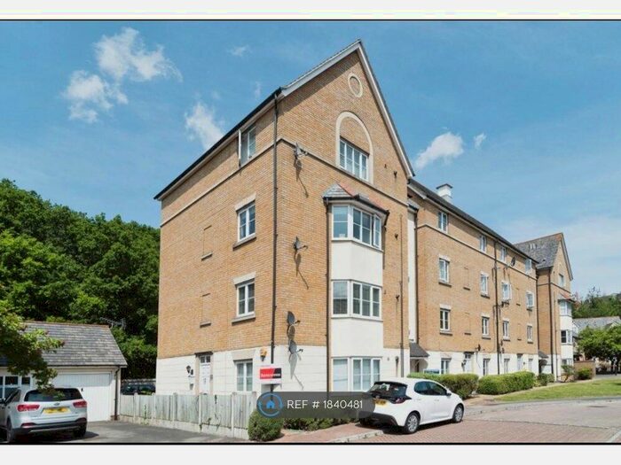 2 Bedroom Maisonette To Rent In San Luis Drive, Chafford Hundred, Grays, RM16