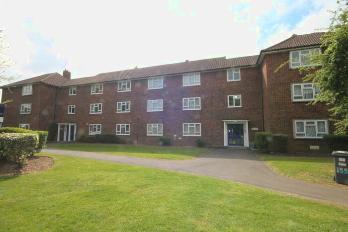 2 Bedroom Flat To Rent In Ringway, Southall, UB2