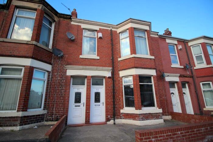 2 Bedroom Flat To Rent In Simonside Terrace, Heaton, Newcastle Upon Tyne, NE6