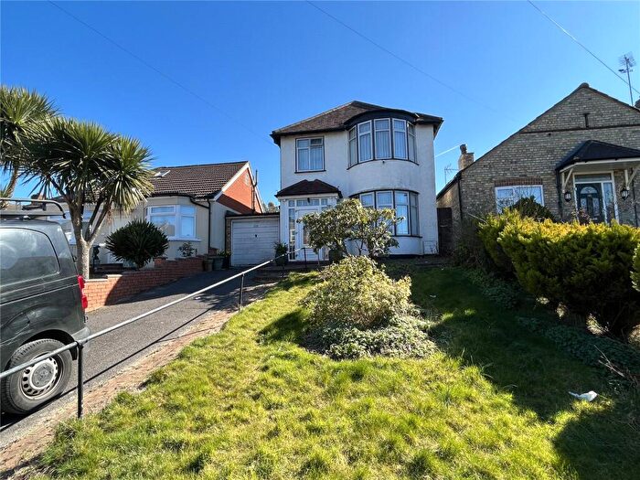 3 Bedroom Detached House For Sale In Crescent Road, Barnet, Hertfordshire, EN4