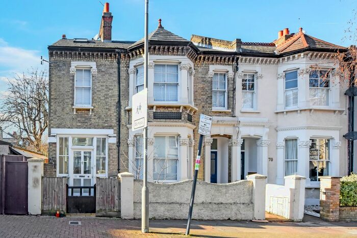 2 Bedroom Mews To Rent In Rowfant Road, Balham SW17