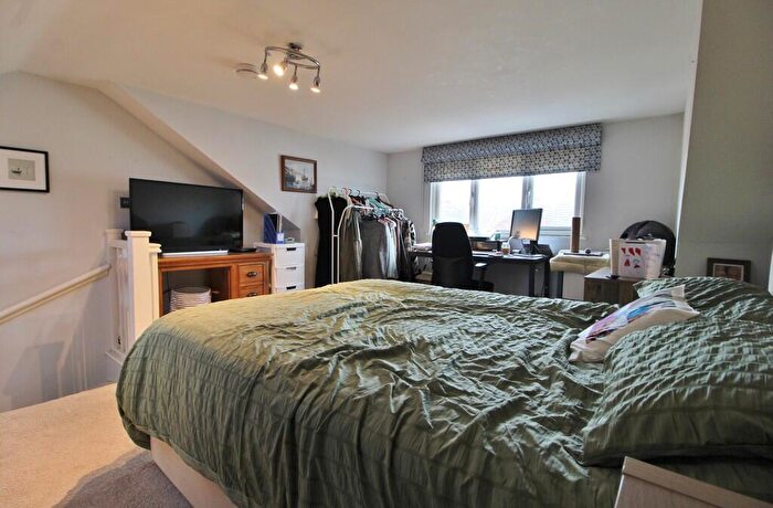 3 Bedroom Terraced House For Sale In Kingsley Road, Southsea, PO4