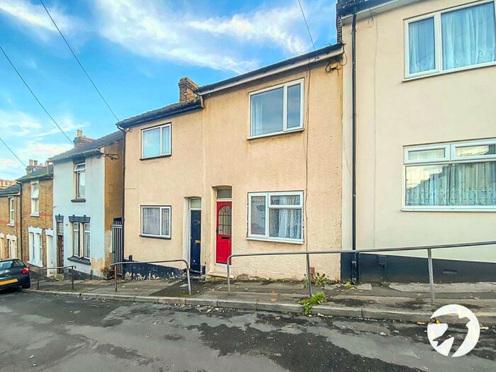 2 Bedroom Terraced House To Rent In Gordon Road, Chatham, Kent, ME4