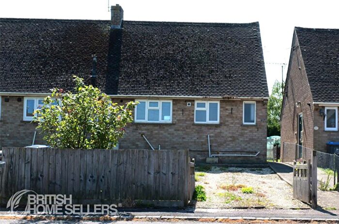 1 Bedroom Bungalow For Sale In Foxwood Close, Aston, Bampton, Oxfordshire, OX18