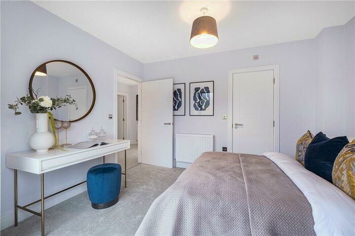 3 Bedroom End Of Terrace House For Sale In Burlington Road, Thornton Heath, CR7