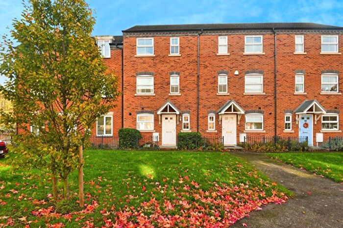 3 Bedroom Town House For Sale In Cupronickel Way, Wilnecote, Tamworth, B77