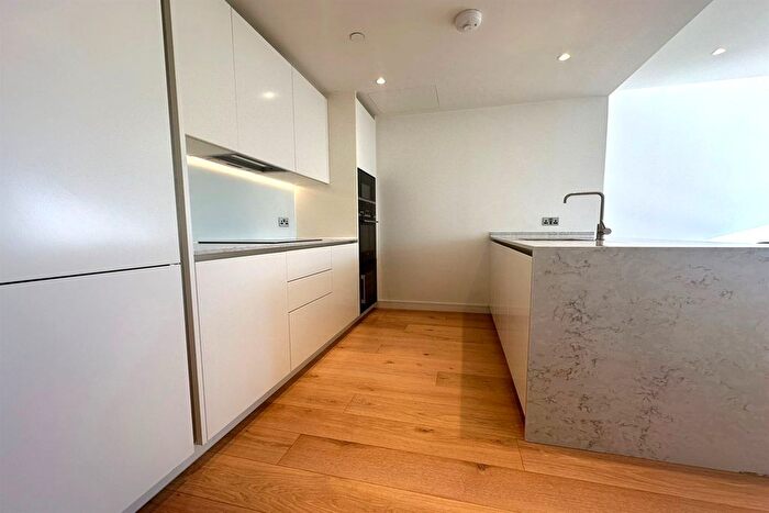 1 Bedroom Flat To Rent In Hampton Tower, Marsh Wall, Canary Wharf, London, E14