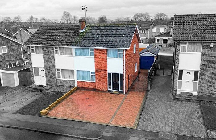 3 Bedroom Semi-Detached House For Sale In Winslow Drive, Wigston, Leicester, LE18