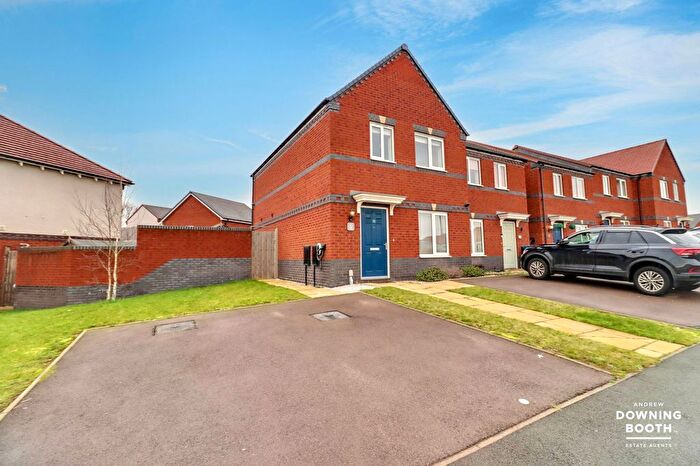 3 Bedroom End Of Terrace House For Sale In Insley Avenue, Lichfield, WS14