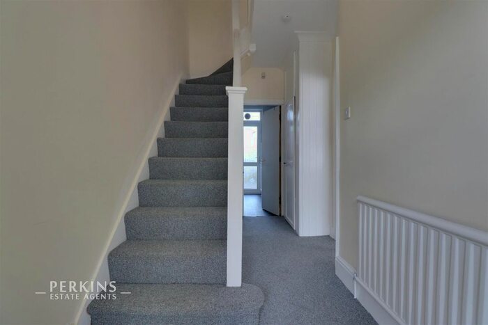 3 Bedroom Property To Rent In Cleveley Crescent, W5
