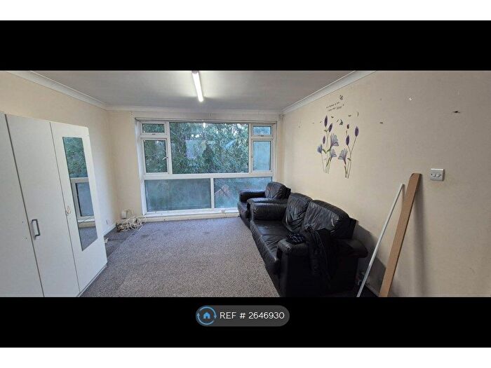 2 Bedroom Flat To Rent In Thomas A Beckett Close, Wembley, HA0