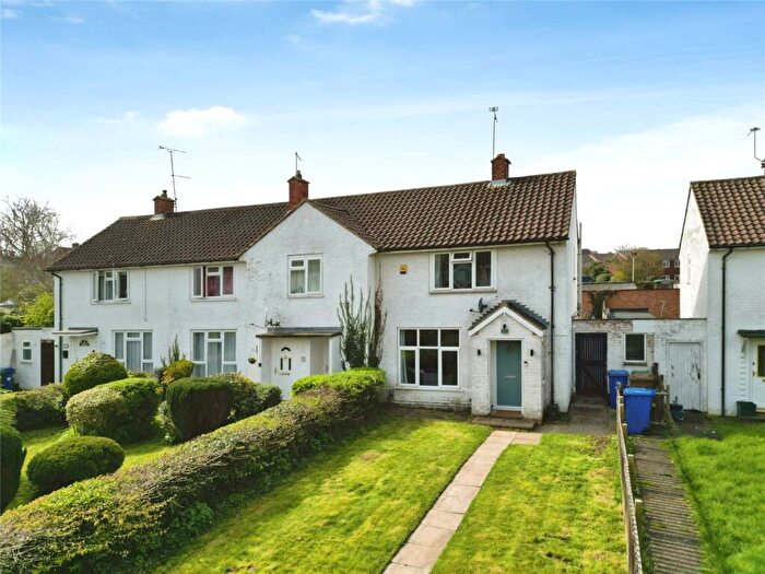 2 Bedroom End Of Terrace House For Sale In Birchetts Close, Bracknell, Berkshire, RG42