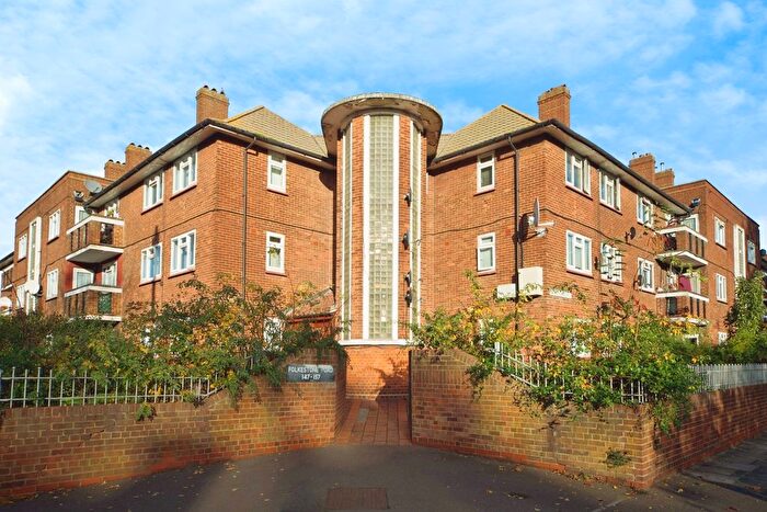 1 Bedroom Flat For Sale In Folkestone Road, London, E6