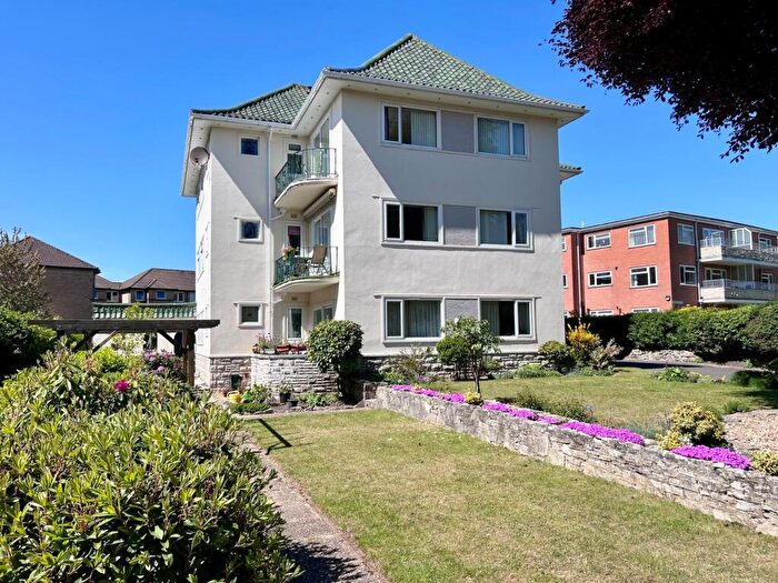 3 Bedroom Flat For Sale In Grosvenor Road, Dorset, Bournemouth, BH4