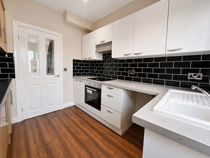 3 Bedroom Semi Detached House To Rent In Wentworth Road, Wheatley, Doncaster, DN2