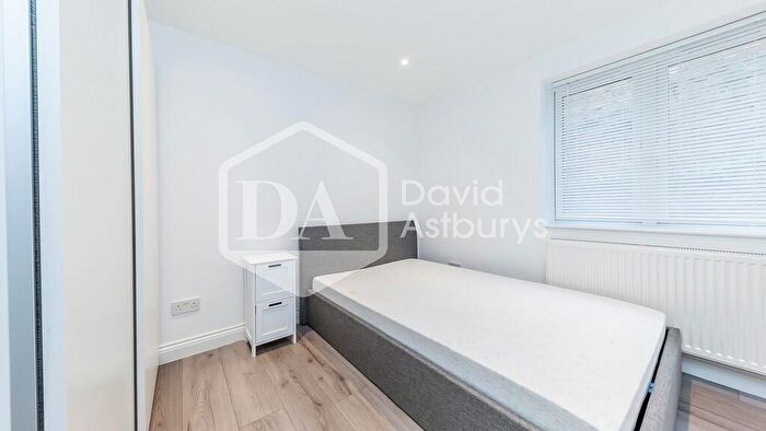 2 Bedroom Apartment To Rent In Stapleton Hall Road, Stroud Green, London, N4