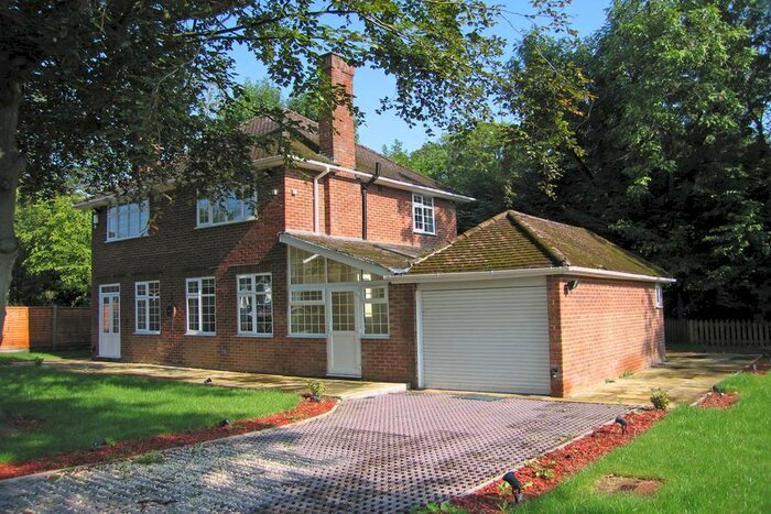 3 Bedroom Detached House To Rent In Falcons Croft, Wooburn Moor, High Wycombe, HP10