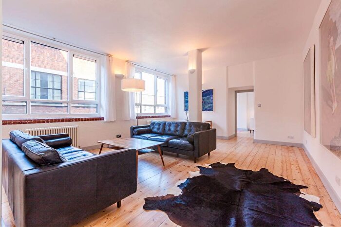 2 Bedroom Flat To Rent In Bethnal Green Road, Bethnal Green, London, E2