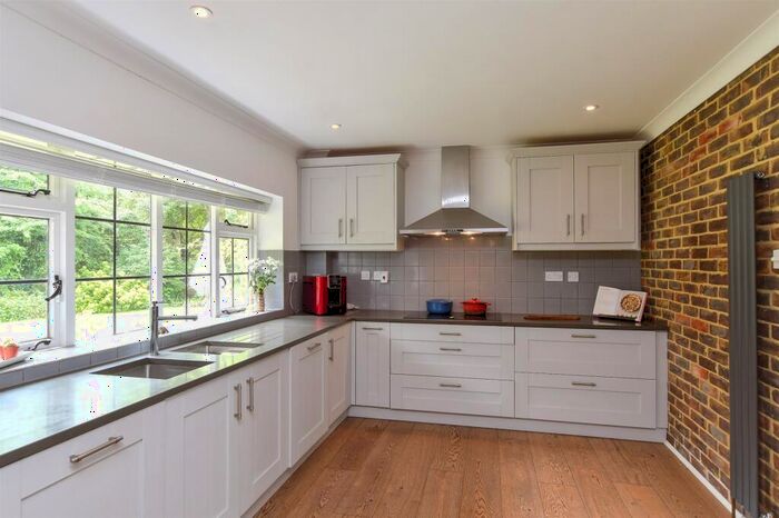 4 Bedroom Link Detached House For Sale In Horsham Road, Steyning, West Sussex, BN44