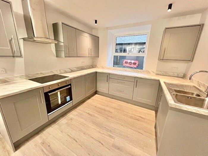 2 Bedroom Property To Rent In Blackwall, Halifax, HX1