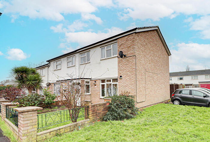 3 Bedroom End Of Terrace House To Rent In Kitchener Close, St Albans, AL1