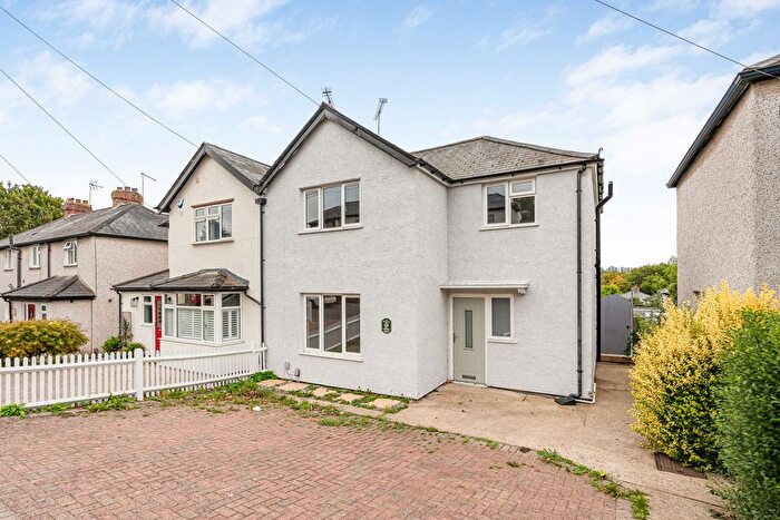 3 Bedroom Semi-detached House For Sale In Old London Road, St Albans, AL1