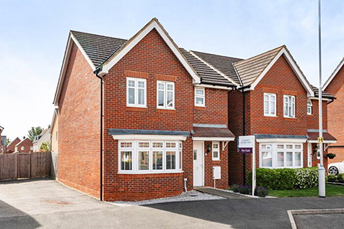 3 Bedroom Detached House For Sale In Shackleton Gardens, Flitwick, MK45