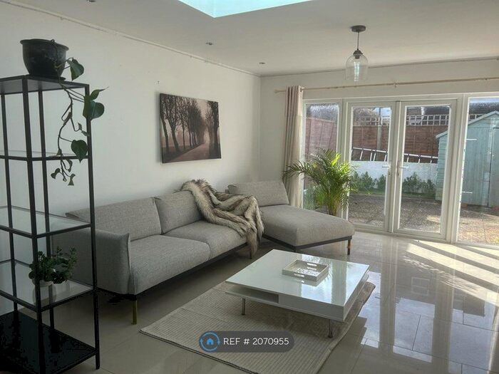 4 Bedroom Terraced House To Rent In Blackshaw Road, London, SW17