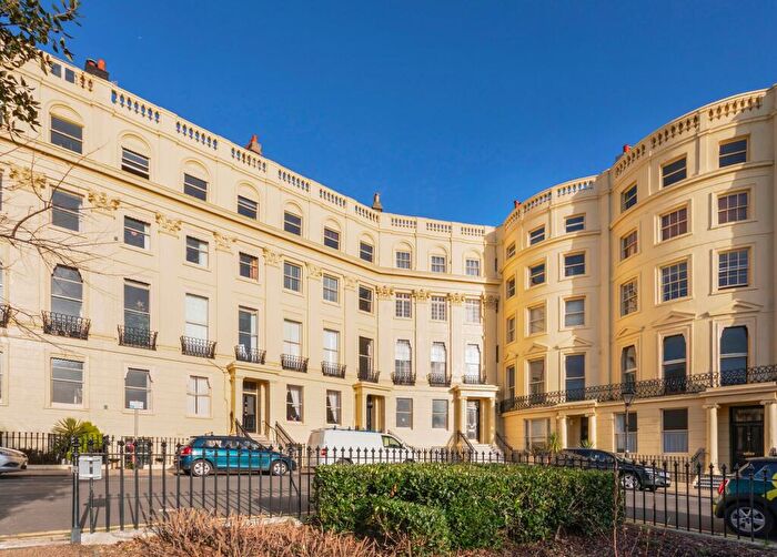 1 Bedroom Flat For Sale In Brunswick Square, Hove, BN3