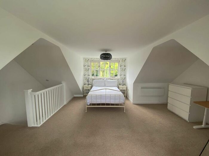 1 Bedroom Property To Rent In Hatchet Lane, Winkfield, Berkshire, SL4