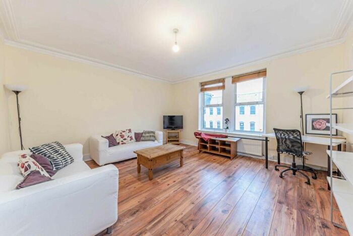 2 Bedroom Flat To Rent In Balham High Road, Balham, SW12