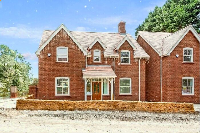 3 Bedroom Detached House For Sale In Roade Hill, Ashton, Northampton, NN7