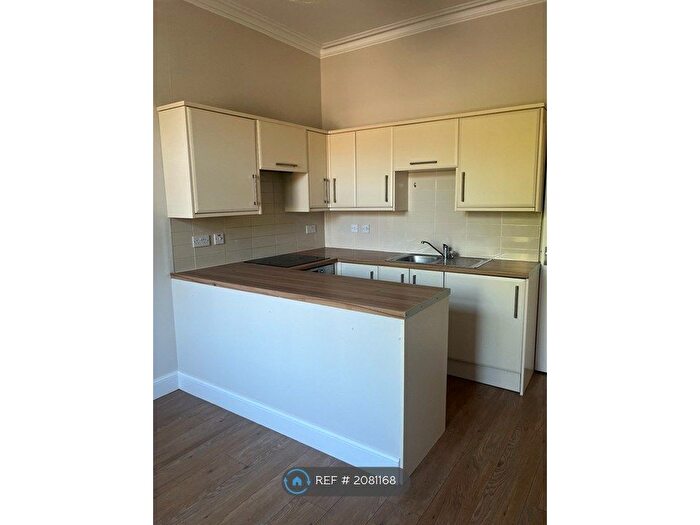 2 Bedroom Flat To Rent In Hillend Place, Edinburgh, EH8