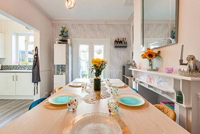 3 Bedroom Terraced House For Sale In Ramuz Drive, Westcliff-On-Sea, SS0