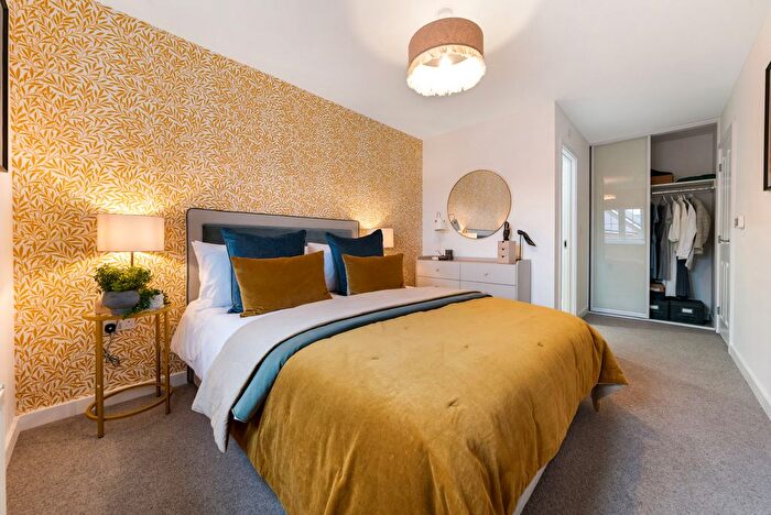 4 Bedroom Detached House For Sale In Pear Tree Orchard, Sittingbourne, ME10