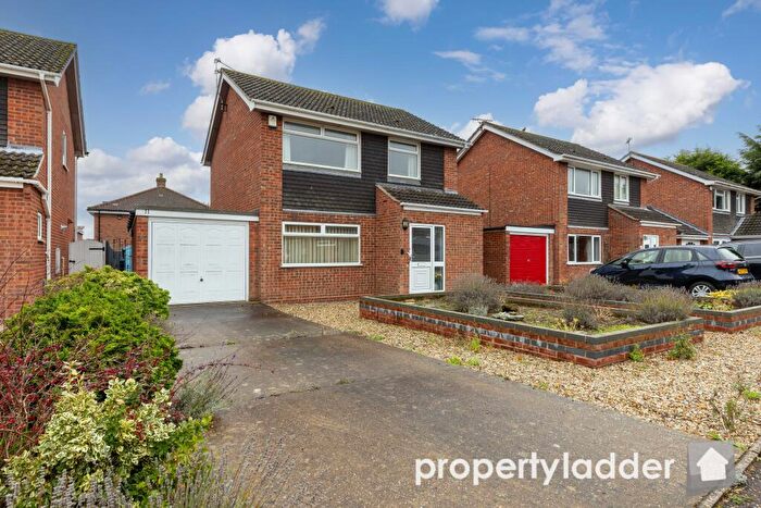 3 Bedroom Detached House For Sale In Ferndale Close, NR6