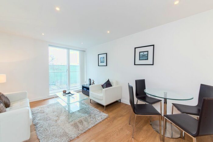 1 Bedroom Flat To Rent In Caspian Wharf, Seven Sea Gardens, Bow, London, E3