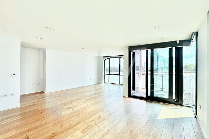 2 Bedroom Flat To Rent In Chelsea Wharf Residences, Lots Road, Chelsea, SW10