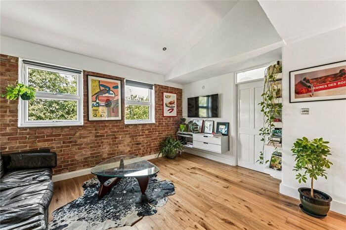 2 Bedroom Flat For Sale In Greenhills Terrace, Islington, London, N1
