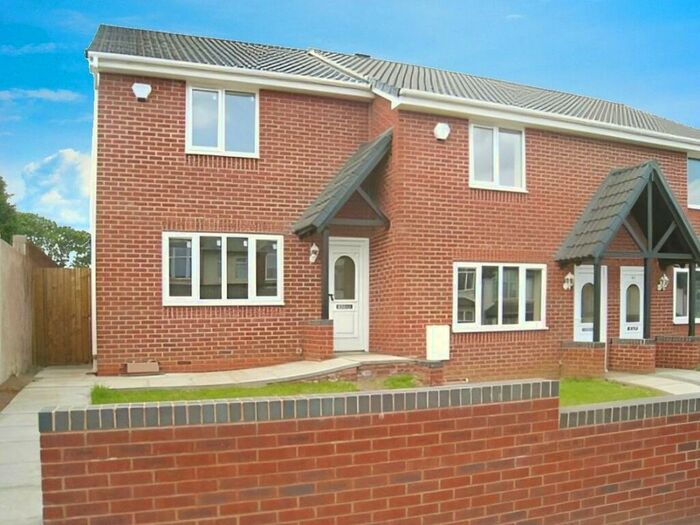 2 Bedroom End Of Terrace House To Rent In Tividale Road, Tipton, West Midlands, DY4
