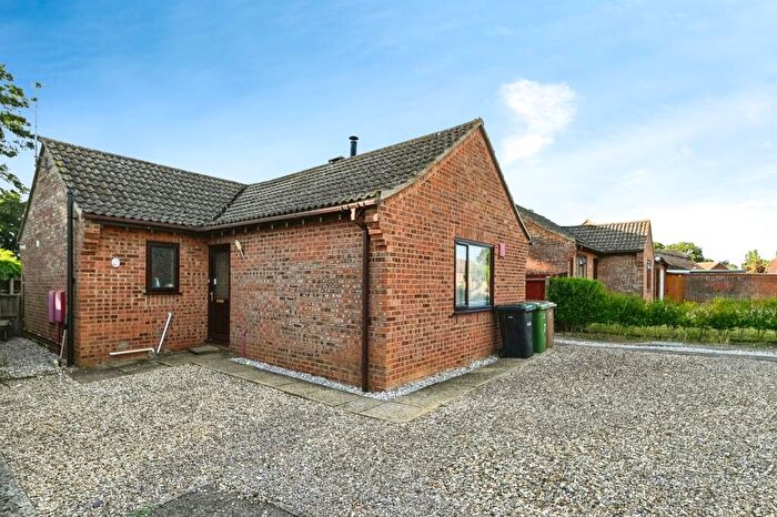 2 Bedroom Detached Bungalow For Sale In Cross Way, Heacham, King's Lynn, PE31