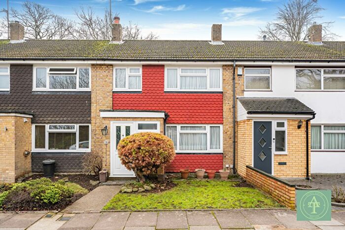 3 Bedroom Terraced House For Sale In Hydefield Close, Winchmore Hill, N21