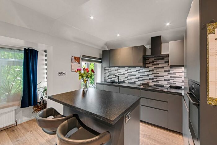 1 Bedroom Flat For Sale In Beresford Avenue, Hanwell, W7