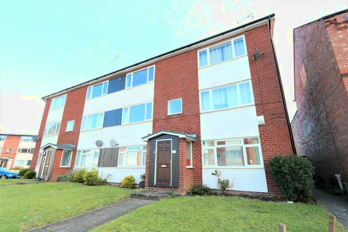 2 Bedroom Duplex To Rent In Fairlawn Close, Leamington Spa, Warwickshire, CV32