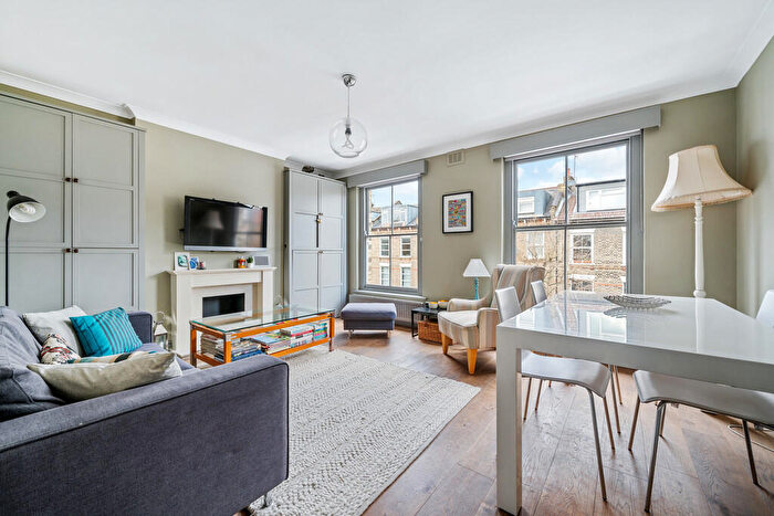 2 Bedroom Apartment To Rent In Moray Road, N4