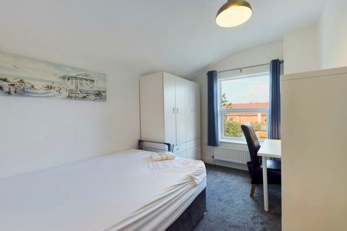 1 Bedroom House To Rent In Clinton Road, Northampton, NN4