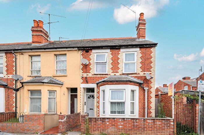 1 Bedroom Flat For Sale In West Reading, Berkshire, RG30